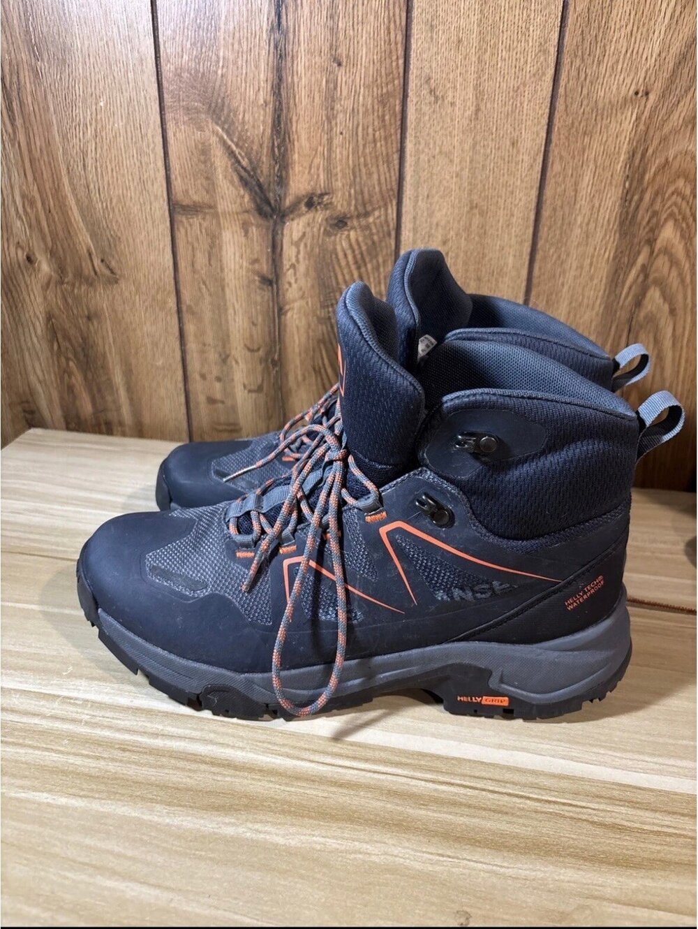 Mens Helly Hansen Cascade Mid HT Hiking/walking Boots Waterproof Size 9.5